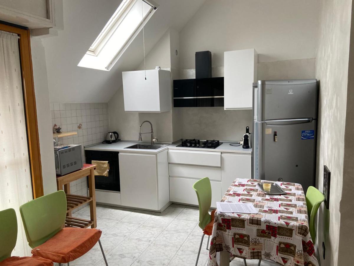 ペスキエーラ・ボッロメーオLa Casa Di Giadaアパートメント エクステリア 写真